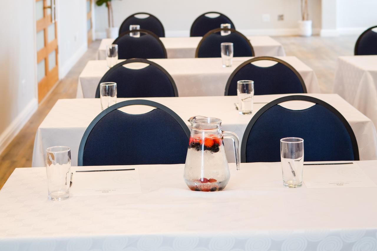 New National Hotel And Conference Parow Bagian luar foto