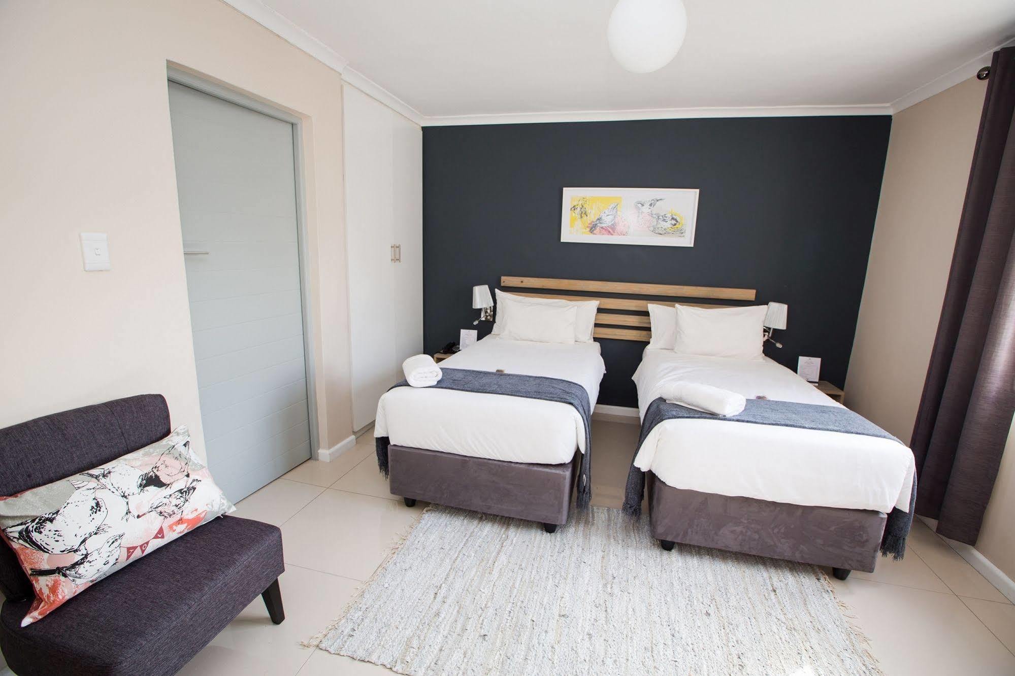 New National Hotel And Conference Parow Bagian luar foto